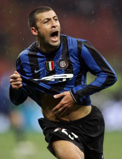 Samuel esulta dopo aver segnato il gol-partita al Siena il 9 gennaio 2010. Ansa